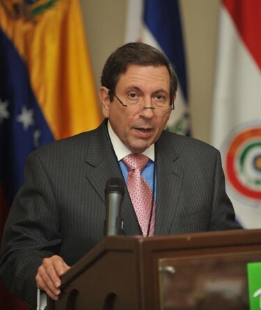 Canciller de Panamá viajó a Costa Rica para cita que revisa reforma del SICA