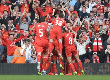 Liverpool golea a Tottenham y toma la punta