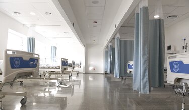 Tercera ola: más casos, pero menos muertes y  hospitalizados, por ahora