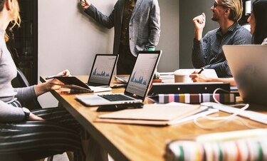50.6% de las empresas de Centroamérica apuesta por el trabajo presencial y 45.8% por el híbrido