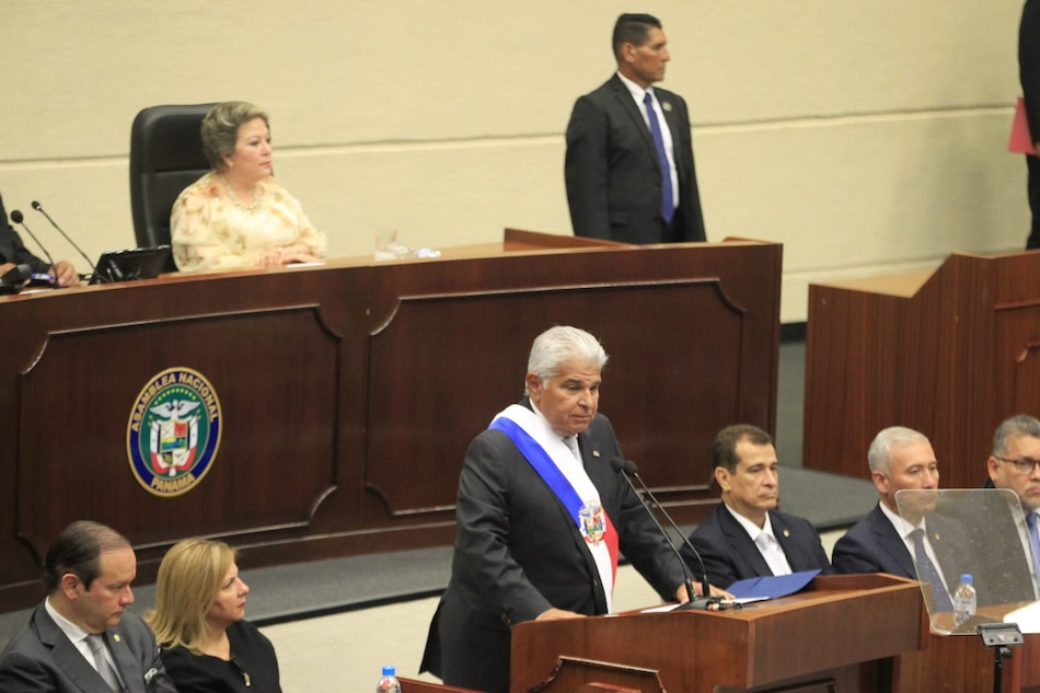 Minuto a minuto: Mulino lloró frente a la Asamblea al mencionar a su esposa