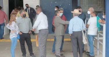 Juez llama a juicio a 198 personas por peculado en caso de compensación irregular de buses ‘diablos  rojos’