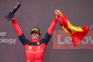 Sainz logra su primera victoria