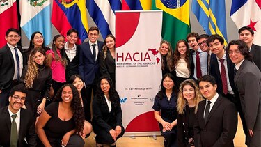 Estudiantes de 12 países debaten en Panamá, en Hacia Democracy