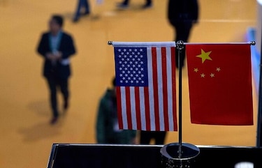 Negociadores de EU y China reanudan el diálogo comercial