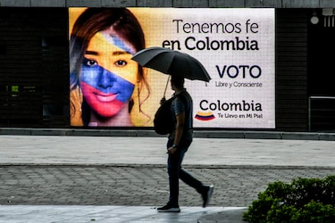 Colombia elige presidente inclinada por primera vez hacia la izquierda