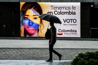 Colombia elige presidente inclinada por primera vez hacia la izquierda