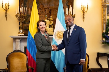 Cancilleres de Colombia y Argentina zanjan crisis y abren ‘nuevo momento’ en la relación