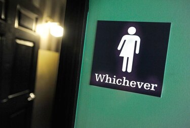 Texas pide a escuelas desatender orden sobre transexuales