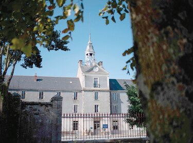 En Francia, Iglesia católica suma unos 3 mil pederastas