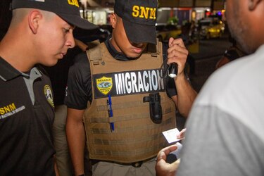 Mitradel y Migración realizan operativos en comercios para detectar infracción de normas laborales y migratorias