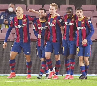Barcelona busca vencer hoy al Sevilla para meter presión