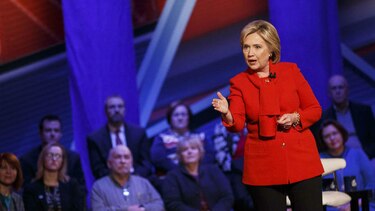 Hillary Clinton se muestra combativa frente a Bernie Sanders