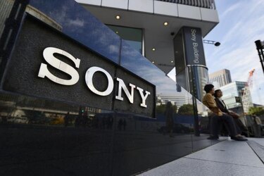 Sony mezcla expertos en cámaras y teléfonos para alcanzar a Apple