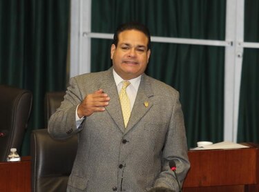 Arosemena cuestiona al fiscal electoral