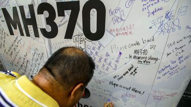 Gobierno malasio se compromete a continuar la búsqueda del vuelo MH370