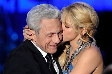 Padre de Shakira, William Mebarak, es dado de alta tras neumonía
