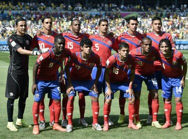 Costa Rica practica penaltis para enfrentar a Grecia