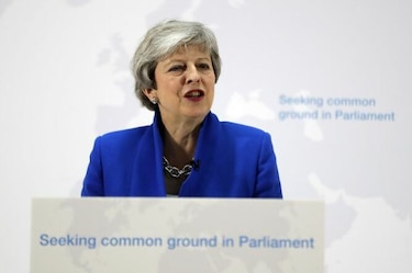 Theresa May propone nuevo acuerdo y un referéndum
