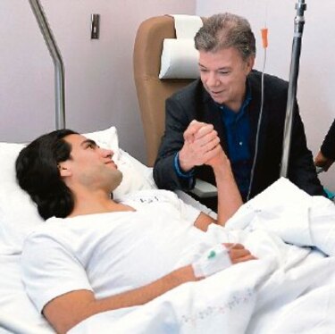 Califican de exitosa cirugía de Falcao