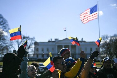 La ‘atípica’ visita de María Corina Machado a la Casa Blanca en la que le entregó su premio Nobel de la Paz a Donald Trump