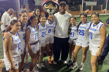 ‘Amé el arroz con pollo’: Jaylinn Hawkins visita Panamá