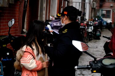 Balance del nuevo coronavirus alcanza los 1,100 muertos en China