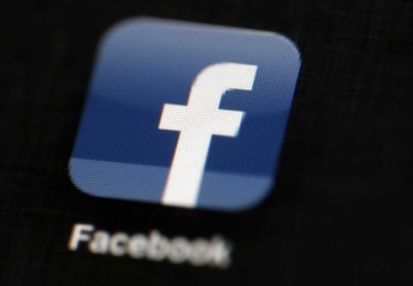 Facebook identifica 30 mil cuentas falsas en Francia