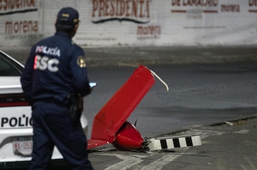 Tres muertos deja el desplome de un helicóptero privado en el sur de la Ciudad de México