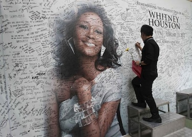 Venden mansión de Whitney Houston en Nueva Jersey por $1.75 millones