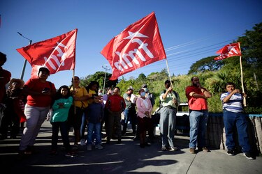 El Salvador cumple 31 años de fin de guerra y exguerrilla advierte retrocesos