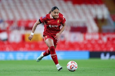Quién es Olivia Smith, la futbolista ‘más cara’ de la historia; cómo se compara su récord con los de los futbolistas masculinos
