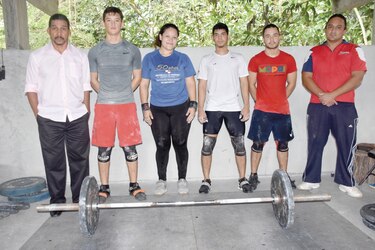 Pesistas panameños apuntan al podio 