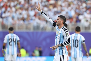 Giuliano Simeone entra por De Paul en el once de Argentina contra Inglaterra