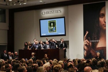 Pintura de Da Vinci se vende por cifra récord de $450 millones