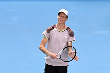 Un estelar Sinner supera a Djokovic en semifinales