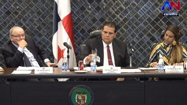 Comisión de Credenciales vota a favor de la designación de Arrocha y Zamorano como magistrados