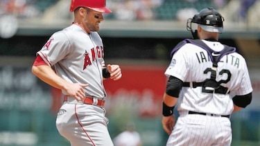 Jaime Barría controla a los Rockies