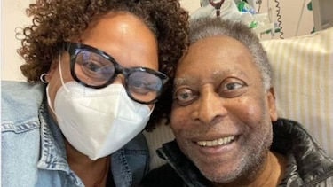 Pelé, ‘estable’, tras regresar brevemente a cuidados intensivos