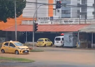 Vías anegadas y árboles caídos por tormenta; Imhpa mantiene advertencia por aguaceros con actividad eléctrica