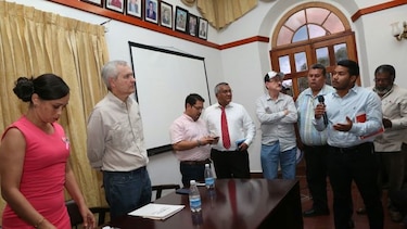 Autoridades establecen mesa de trabajo con transportistas