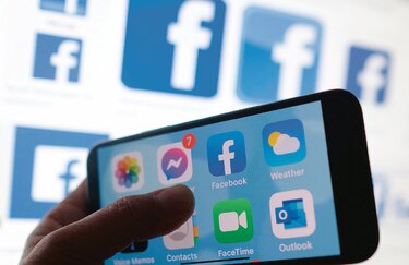 Facebook trata de cautivar con fondo millonario
