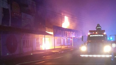 Controlan incendio en Santiago; reubicarán a trabajadores