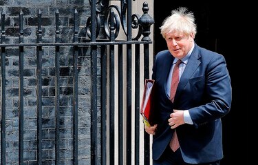 Boris Johnson, reacio a reinstaurar la cuarentena contra el coronavirus