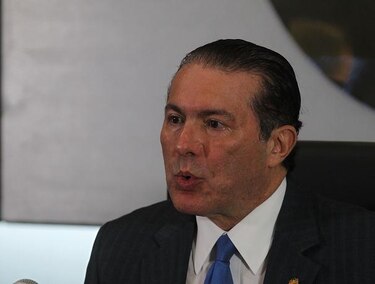 Henríquez responde a Varela: ‘Exigir debates es señal de derrota’