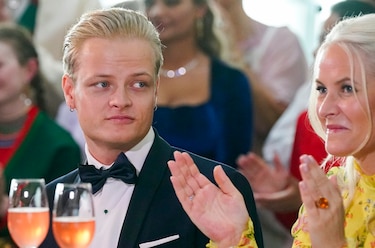 Imputan a hijo de la futura reina consorte de Noruega por 23 delitos, incluidos tres por violación