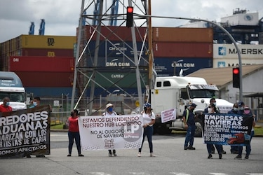 Transportistas de carga terrestre inician un paro indefinido