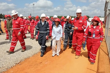 El secretario de Energía de Estados Unidos visita campo petrolero operado por Chevron en Venezuela