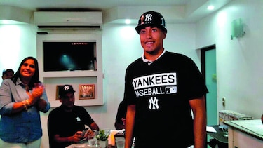 Crisp firma con los Yankees