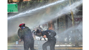 Chile aprueba ley que sanciona la violencia en manifestaciones